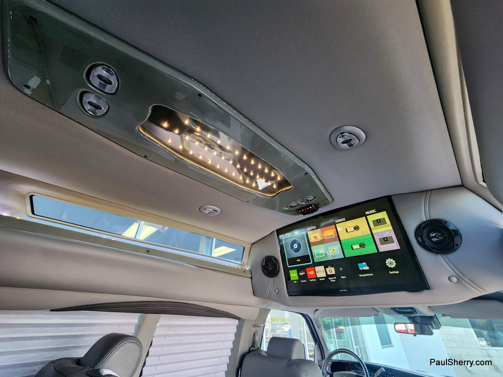 Used 2019 Chevrolet Express 2500 w/ Enhanced Convenience Package RWD image 20