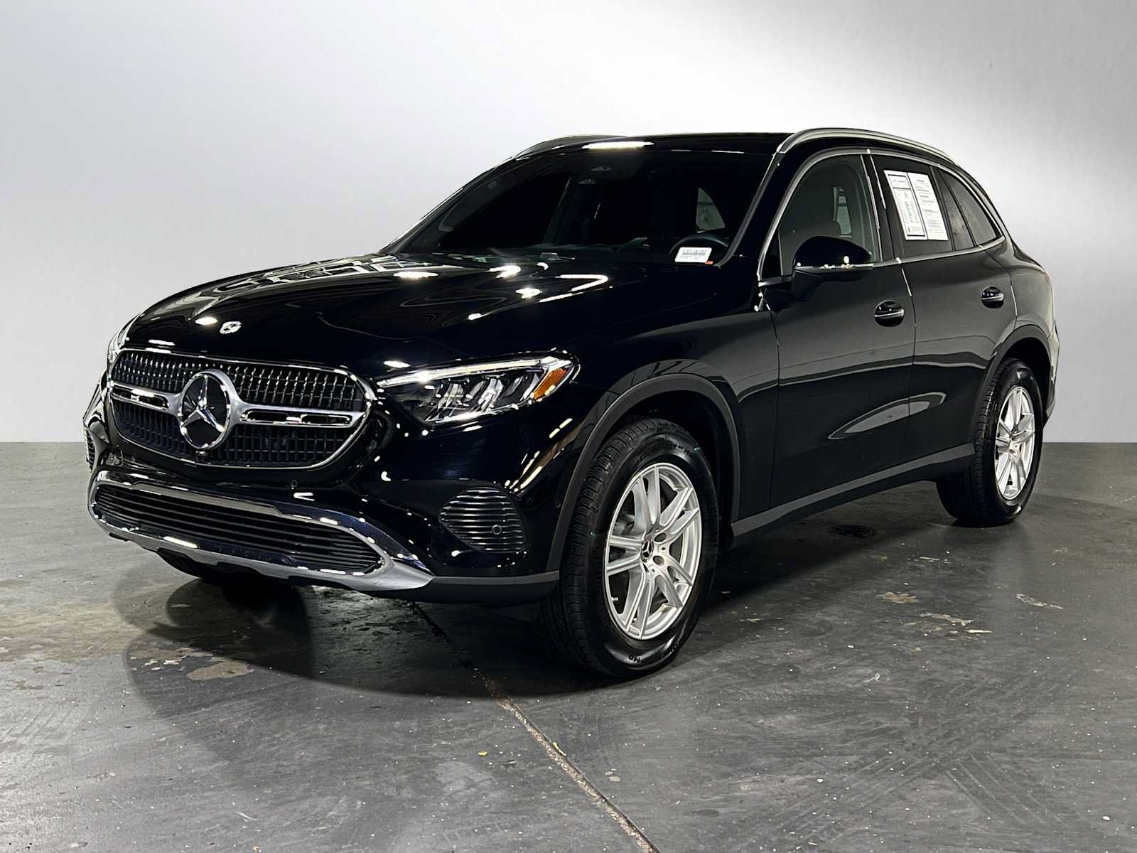 Used 2025 Mercedes-Benz GLC 300 image 7