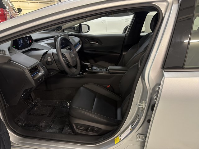 Used 2023 Toyota Prius Limited w/ Limited Premium Package FWD image 16