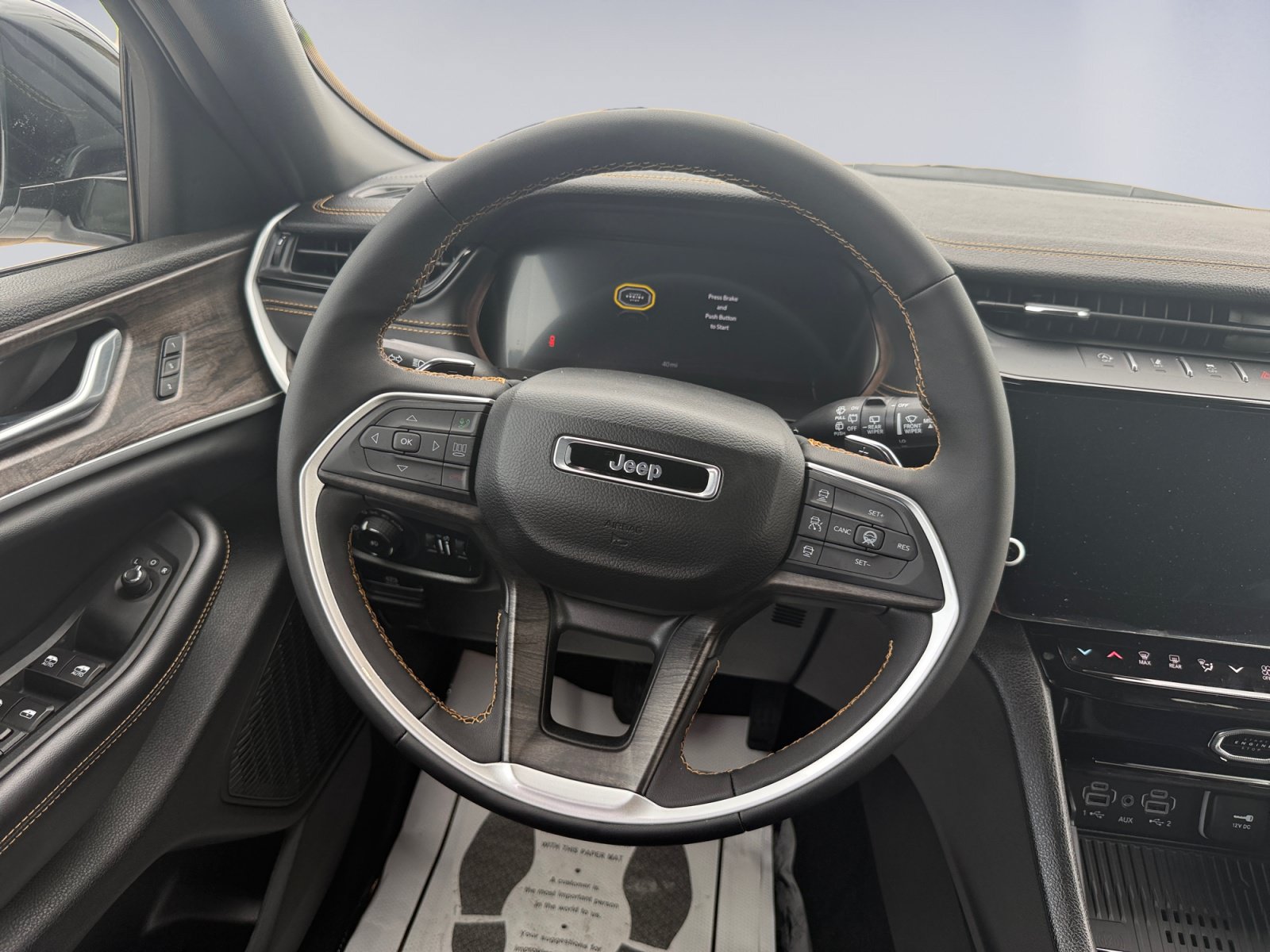New 2026 Jeep Grand Cherokee Limited AWD/4WD image 12