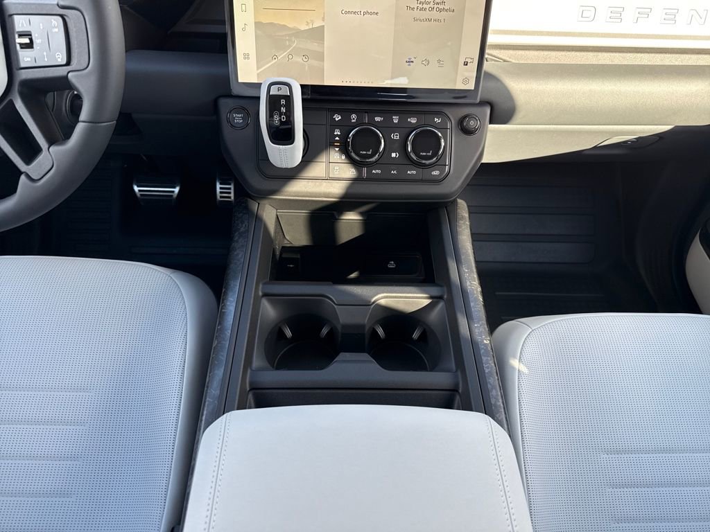 New 2026 Land Rover Defender 110 OCTA image 22