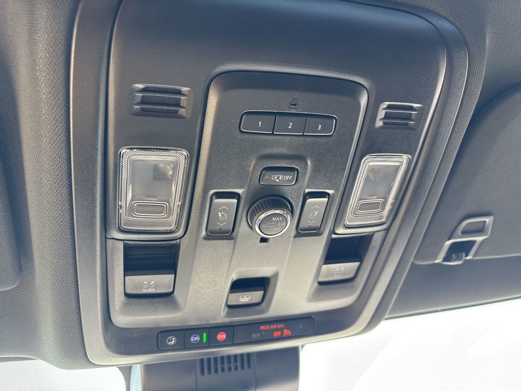 Certified 2024 Chevrolet Tahoe High Country w/ Advanced Technology Package image 40