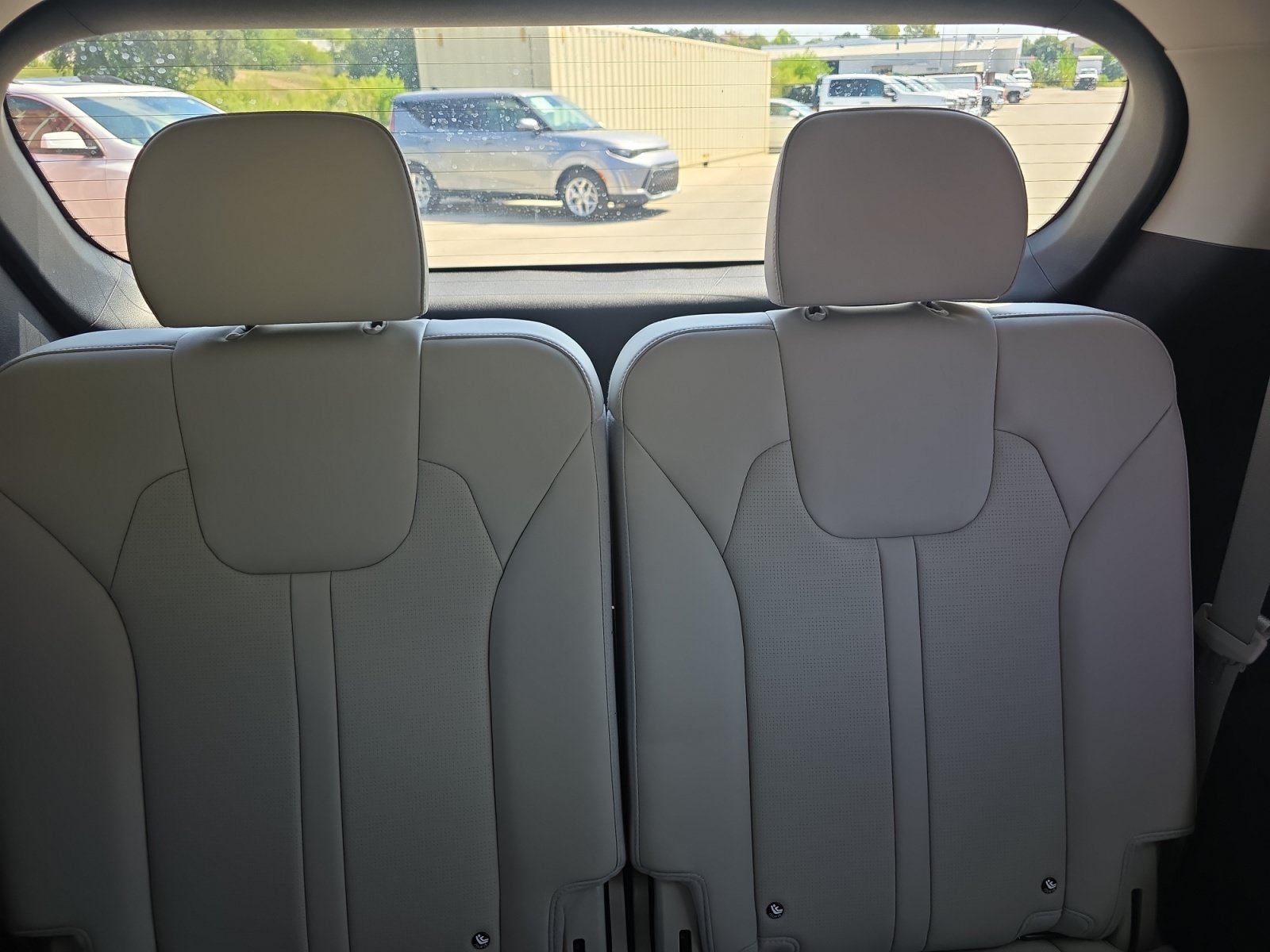 Certified 2024 Kia Sorento S FWD image 22