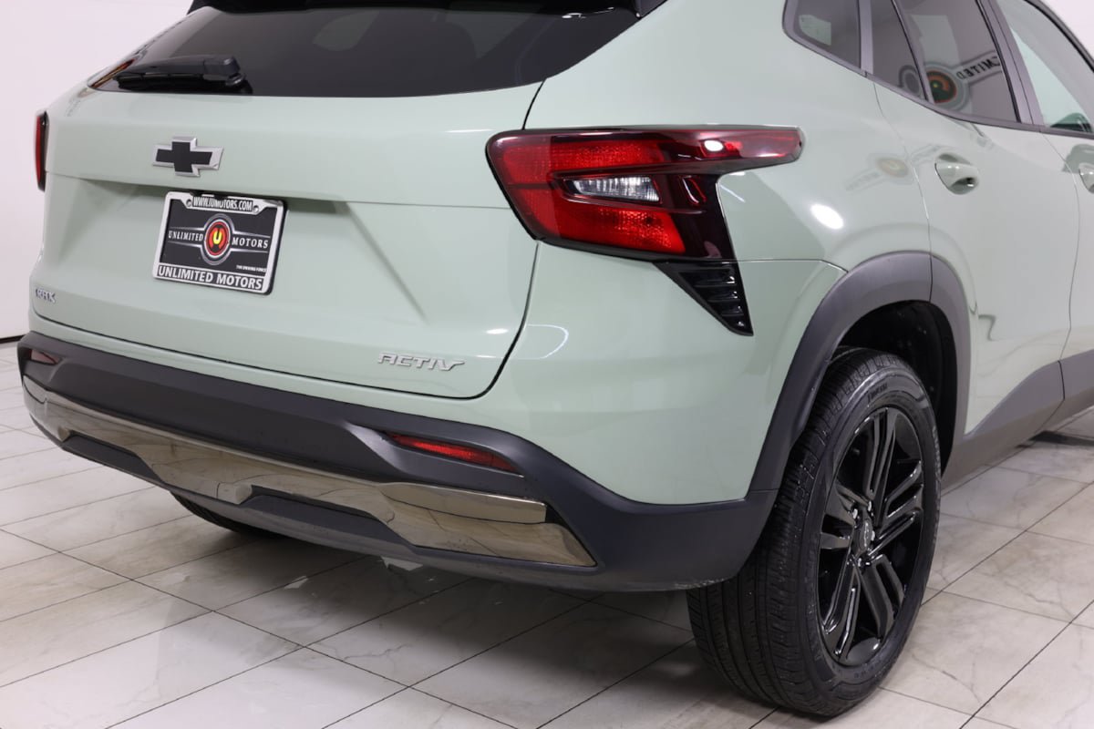 Used 2024 Chevrolet Trax ACTIV FWD image 42