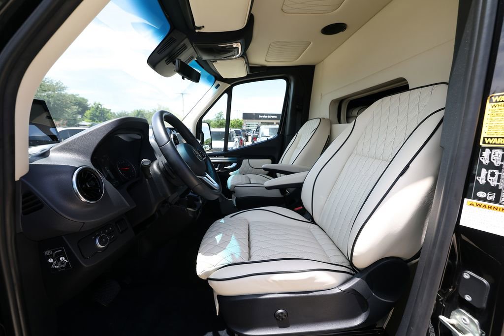 Used 2024 Mercedes-Benz Sprinter 3500 image 42