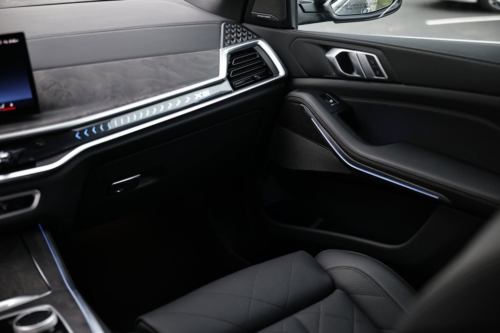 Used 2025 BMW X5 sDrive40i w/ Climate Comfort Package image 30