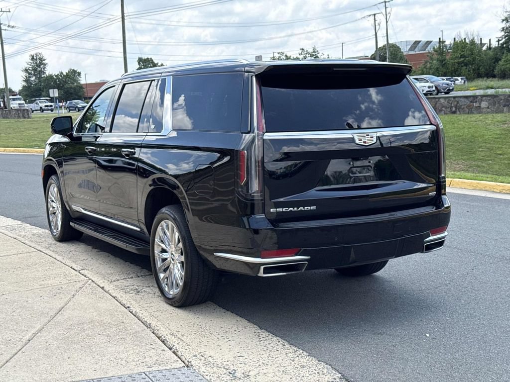 Used 2024 Cadillac Escalade ESV Premium Luxury AWD/4WD image 23