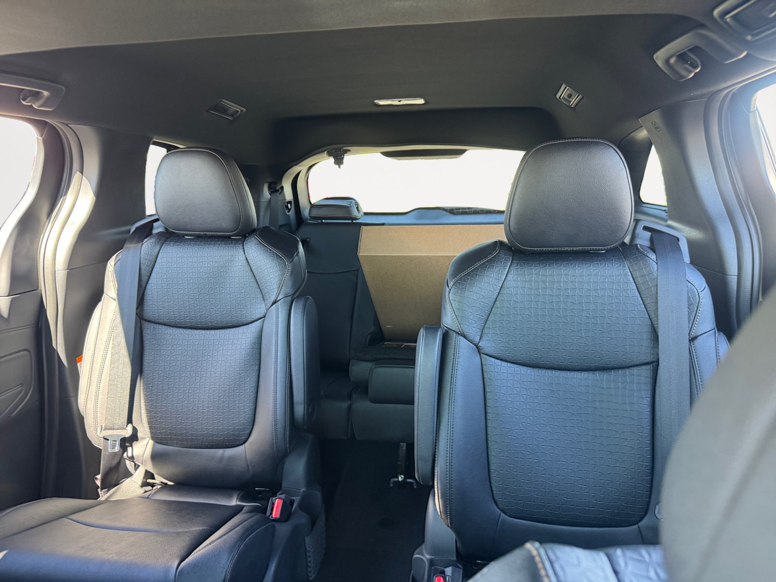 New 2026 Toyota Sienna XLE Woodland Edition AWD/4WD image 13