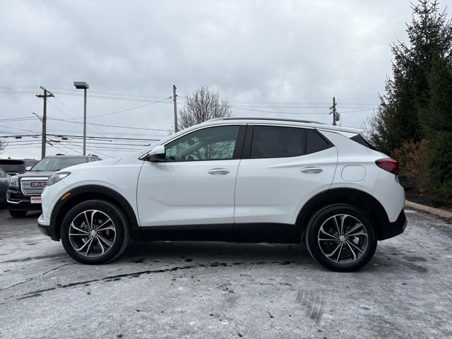 Used 2023 Buick Encore GX Select w/ Safety Package II AWD/4WD image 2