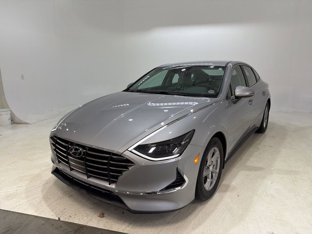 Used 2023 Hyundai Sonata SE image 1