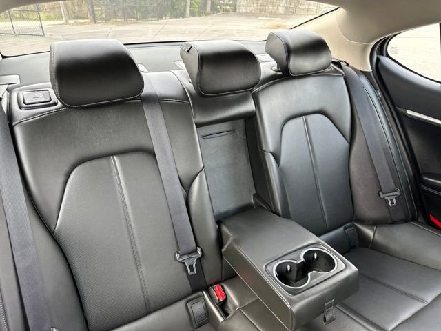 Used 2025 Genesis G70 2.5T image 17