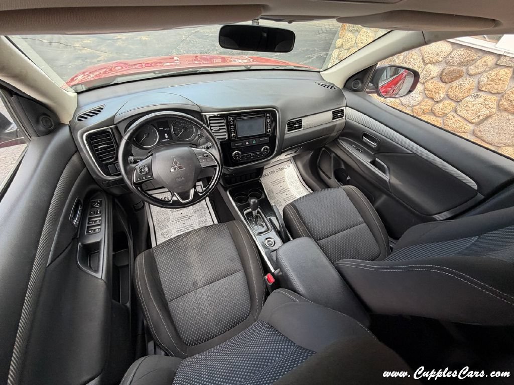 Used 2017 Mitsubishi Outlander ES AWD/4WD image 22