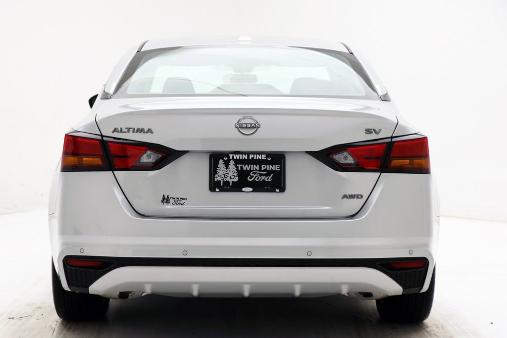 Used 2024 Nissan Altima 2.5 SV image 8