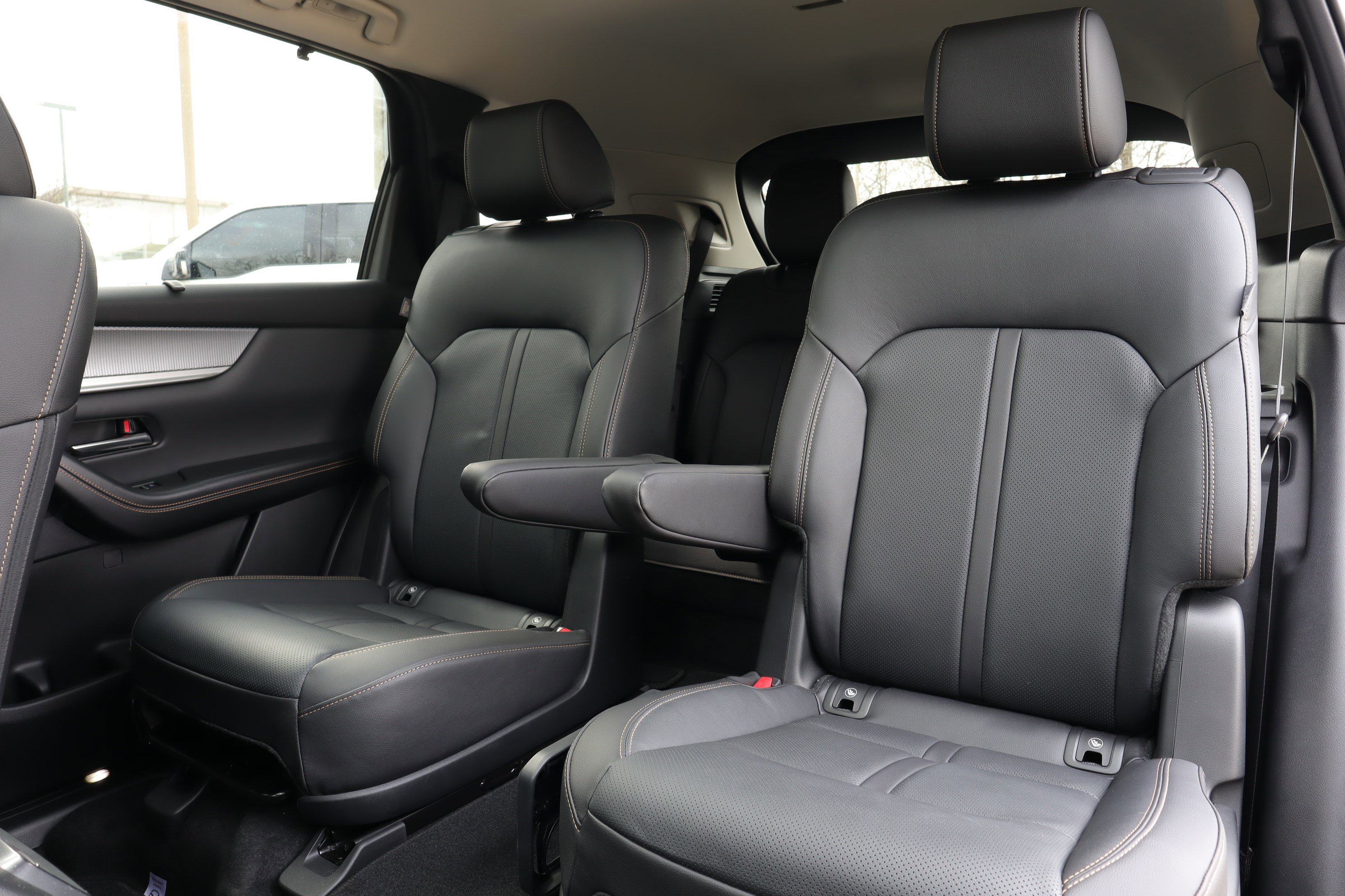 Certified 2025 MAZDA CX-90 Plug-In Hybrid w/Premium Sport image 9