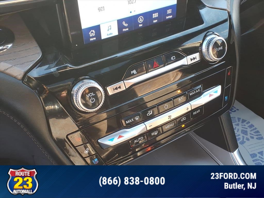 Certified 2022 Ford Explorer Platinum w/ Equipment Group 601A image 17