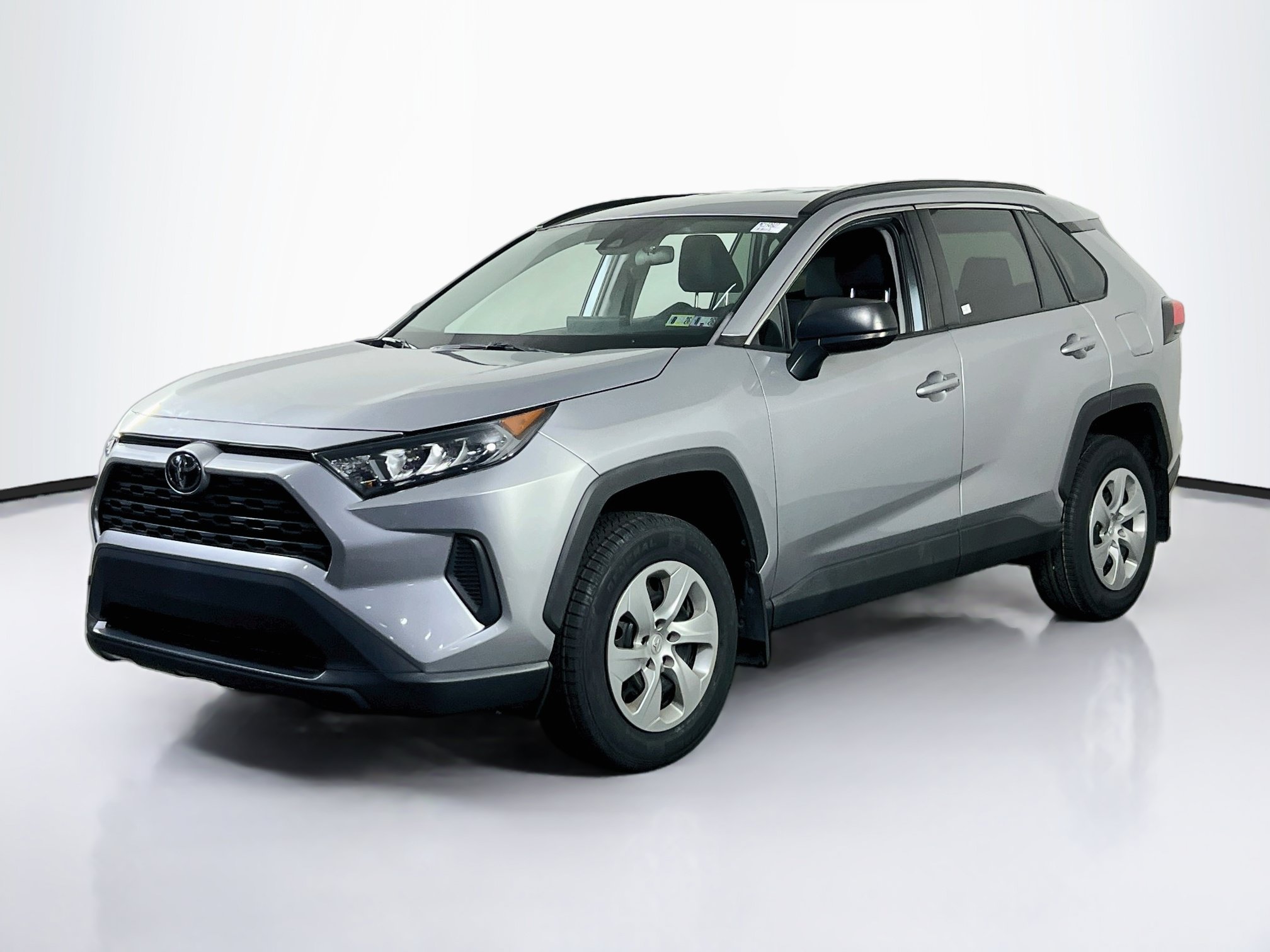 Used 2021 Toyota RAV4 LE AWD/4WD image 1