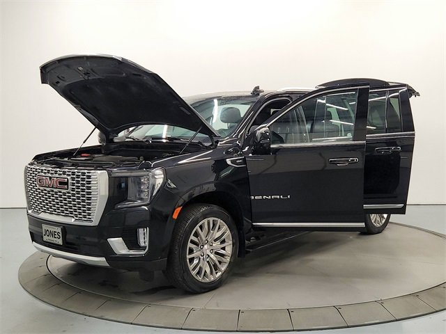 Used 2023 GMC Yukon XL Denali image 11