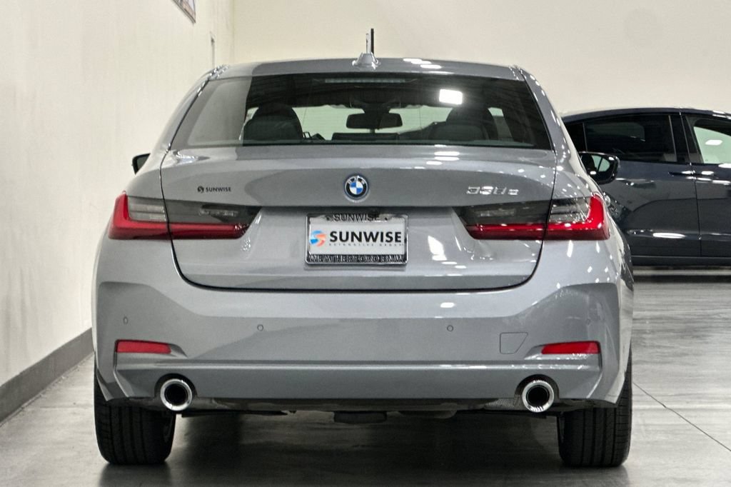 Used 2024 BMW 330e w/ Convenience Package RWD image 5