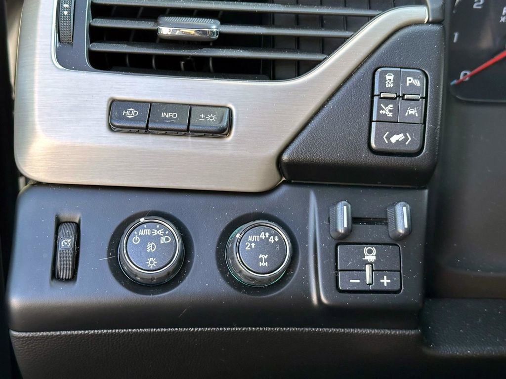 Used 2018 GMC Yukon Denali w/ Denali Ultimate Package image 22