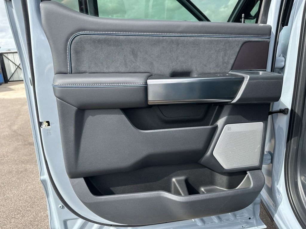 New 2026 Ford F250 Platinum image 40