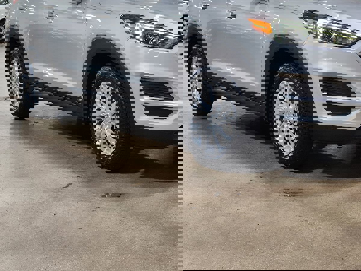 Used 2019 Hyundai Tucson Value FWD image 16