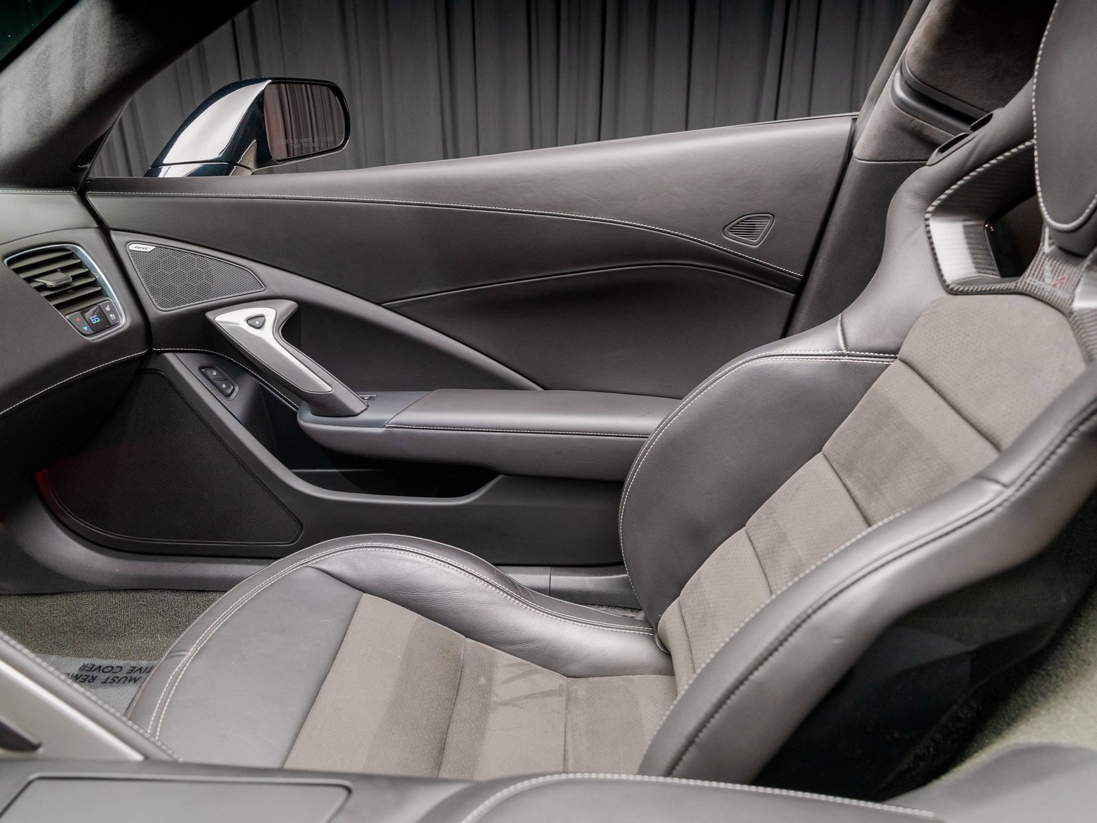 Used 2016 Chevrolet Corvette Z06 w/ 3LZ Preferred Equipment Group image 53