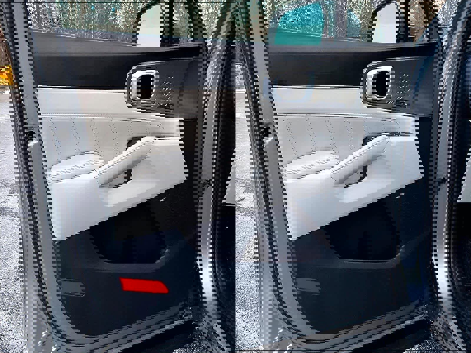 Used 2023 Kia Sorento SX Prestige w/ Panoramic Sunroof Package image 9