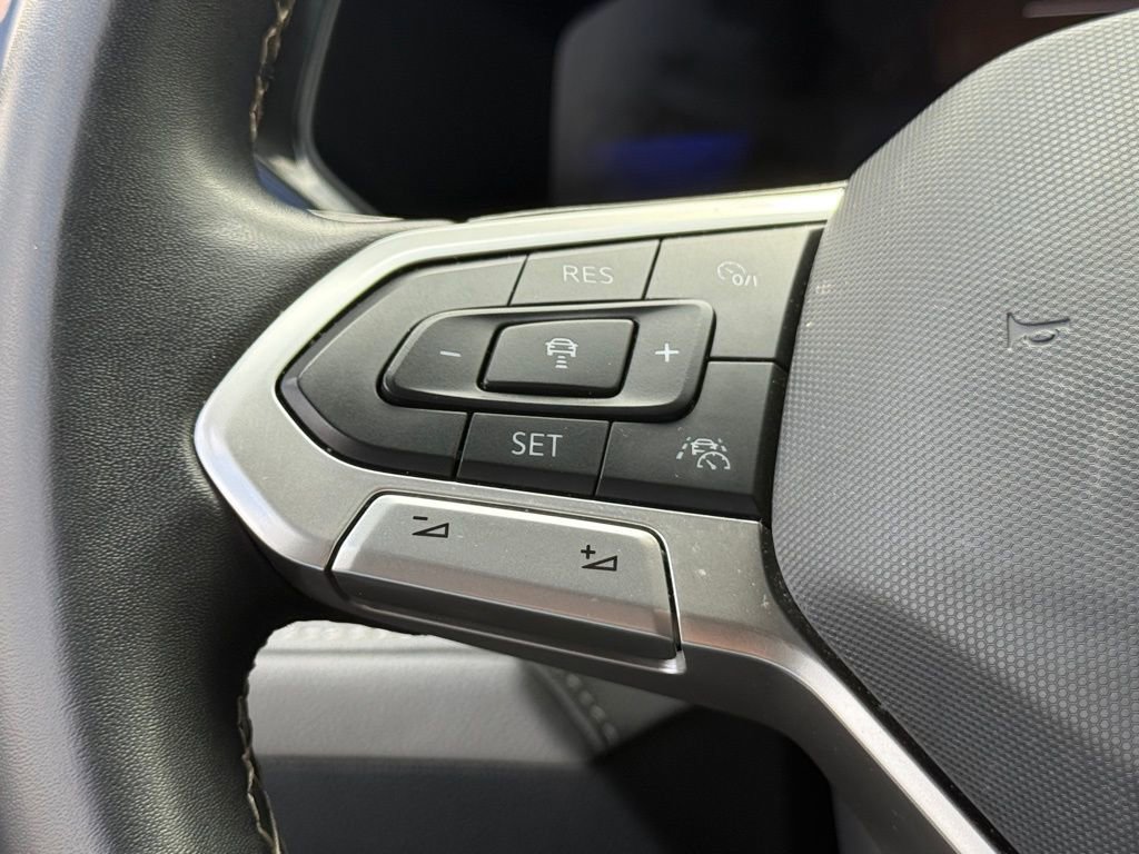 Used 2024 Volkswagen Taos SE image 18