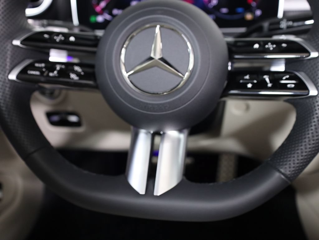 Used 2025 Mercedes-Benz CLE 450 4MATIC Cabriolet image 19