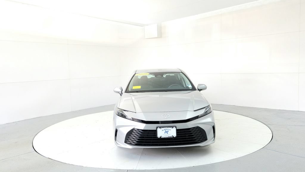 Used 2025 Toyota Camry LE AWD/4WD image 8