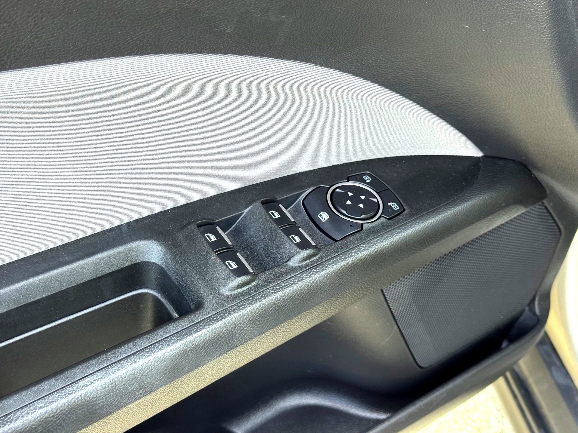 Used 2016 Ford Fusion S image 16