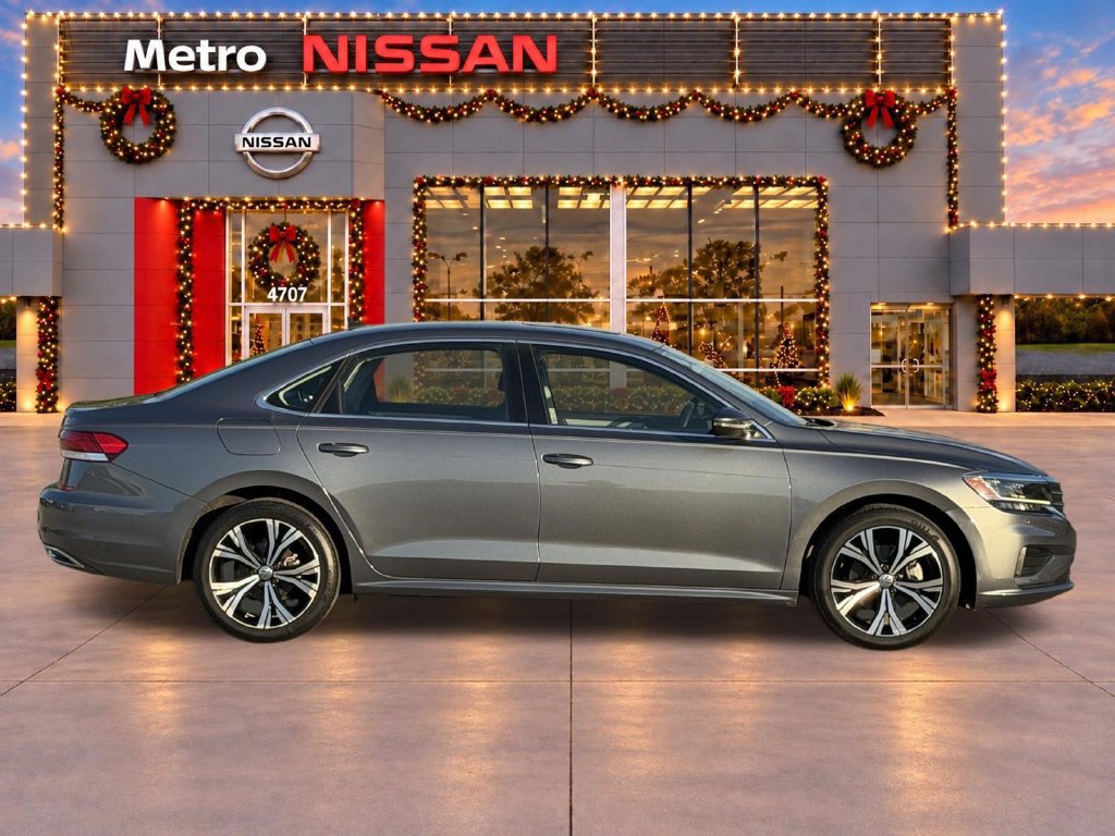 Used 2022 Volkswagen Passat 2.0T SE FWD image 4