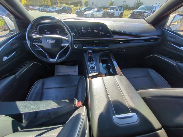 Used 2023 Cadillac Escalade Premium Luxury AWD/4WD image 33