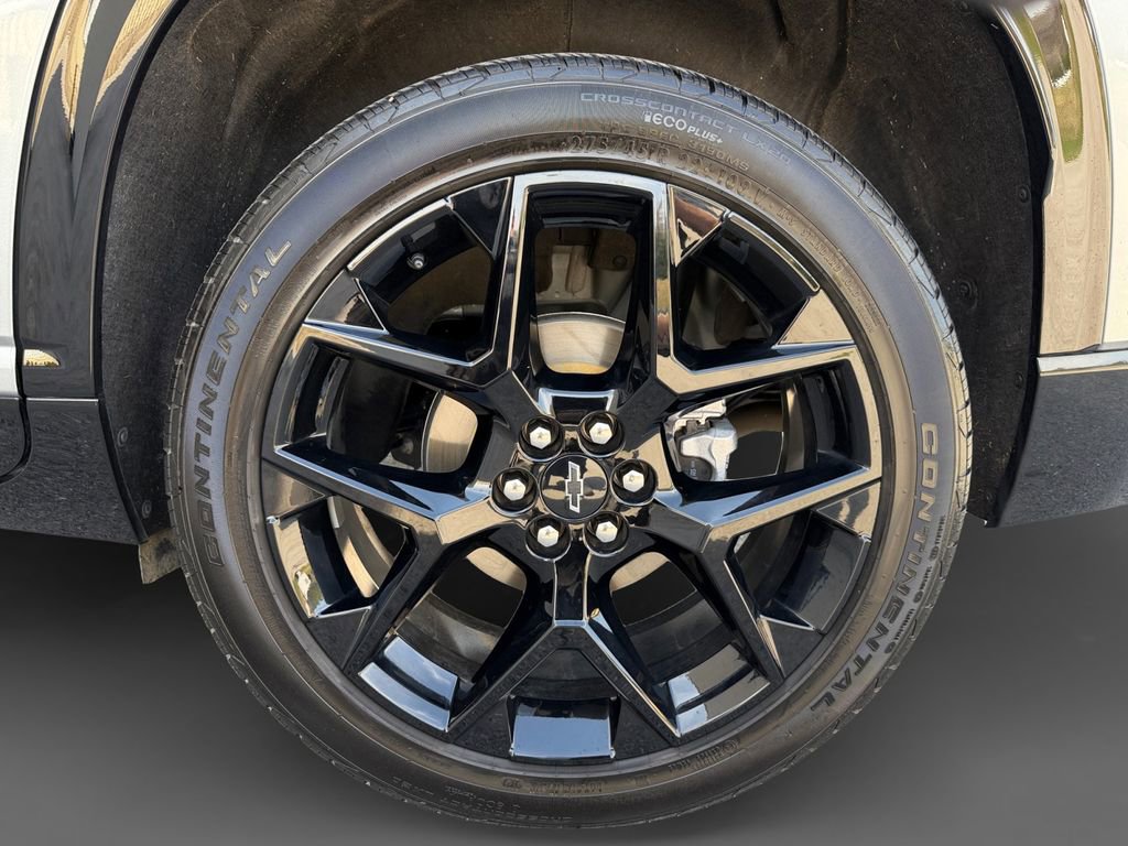 Used 2025 Chevrolet Traverse RS w/ LPO, Floor Liner Package FWD image 11