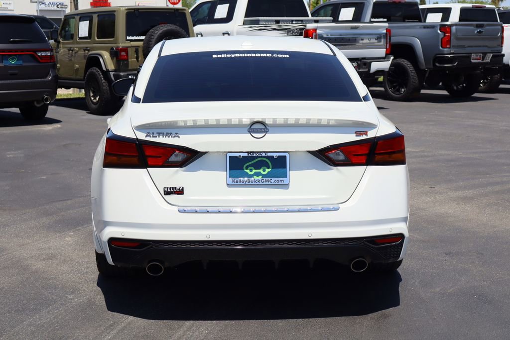 Used 2023 Nissan Altima 2.5 SR w/ SR Premium Package image 8