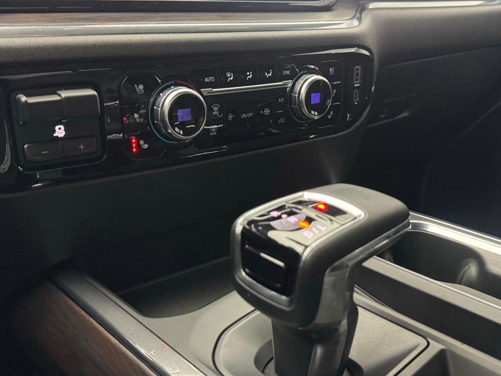 Used 2023 GMC Sierra 1500 SLT w/ SLT Premium Plus Package image 32