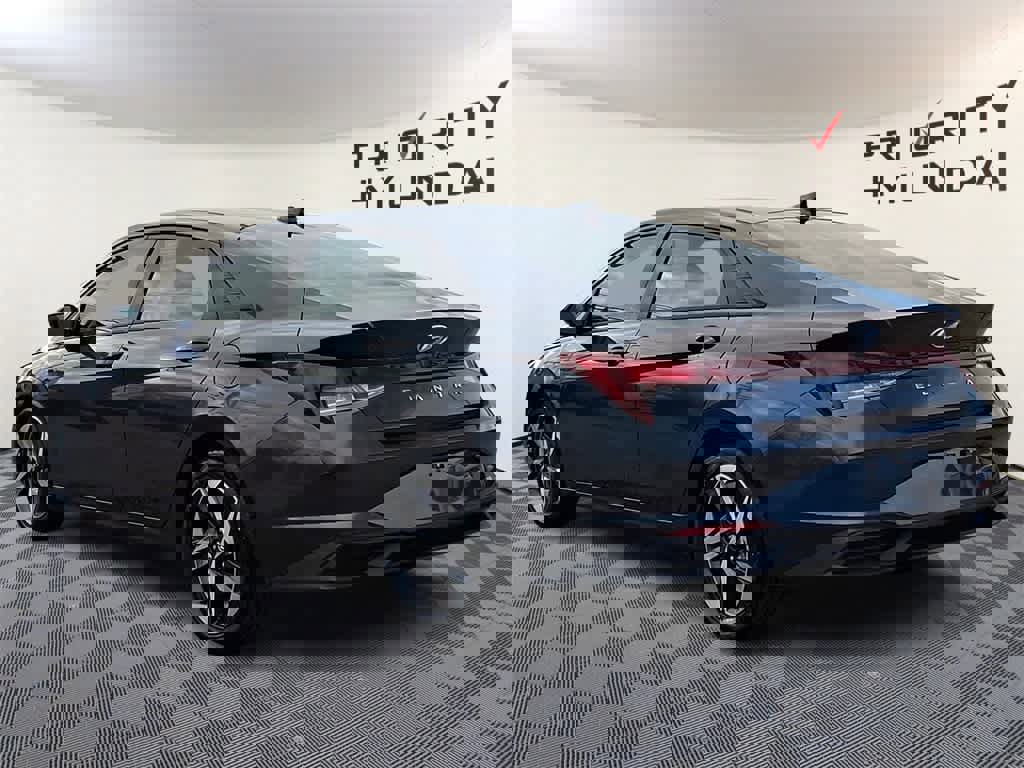 Used 2023 Hyundai Elantra SEL w/ Convenience Package image 6