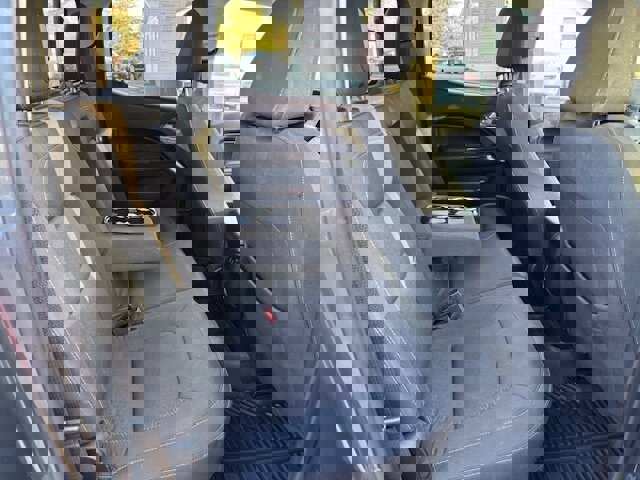 Used 2016 GMC Canyon SLE w/ SLE Convenience Package image 12