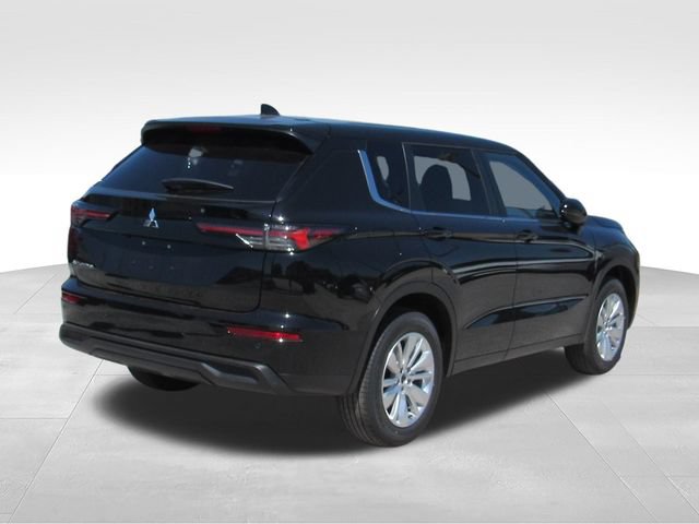 New 2026 Mitsubishi Outlander ES FWD image 3
