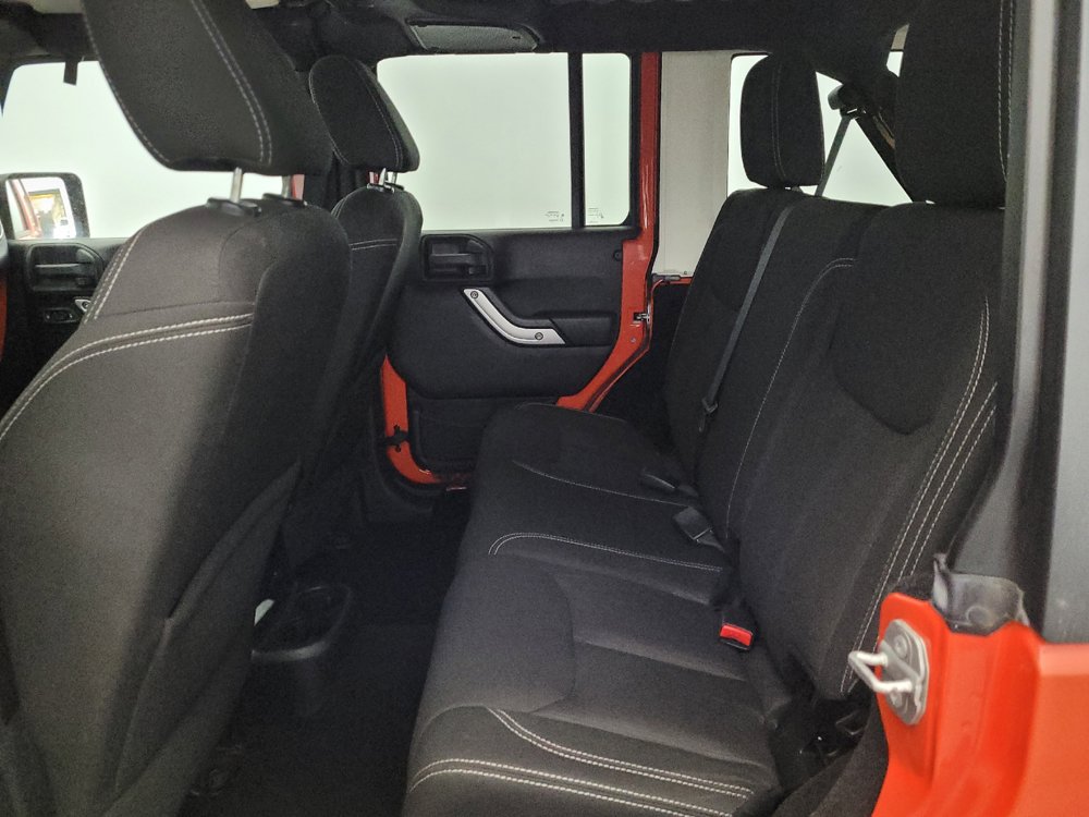 Used 2015 Jeep Wrangler Unlimited Sahara w/ Dual Top Group AWD/4WD image 18