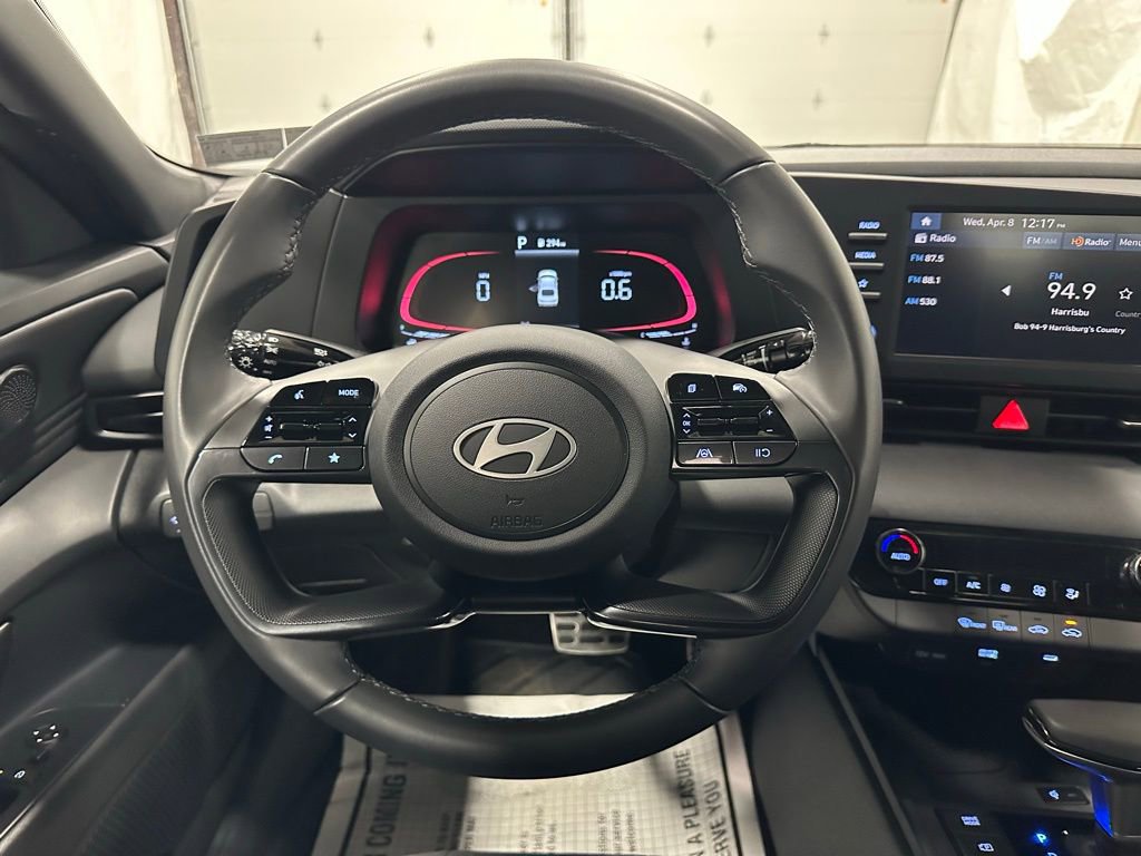 Used 2025 Hyundai Elantra Sport image 17