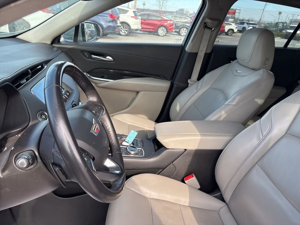 Used 2023 Cadillac XT4 Premium Luxury image 28