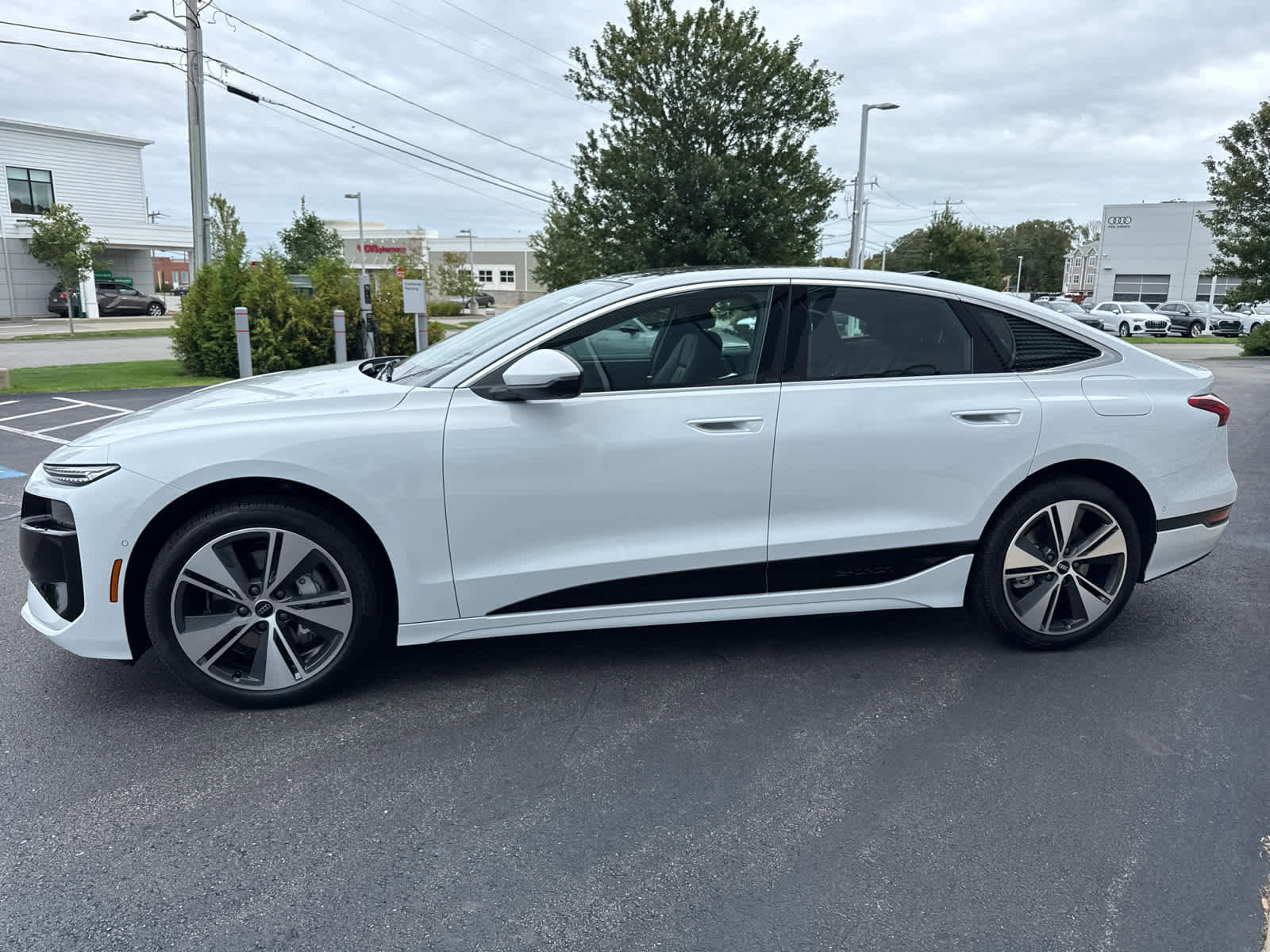 New 2025 Audi A6 e-tron Premium Plus image 5