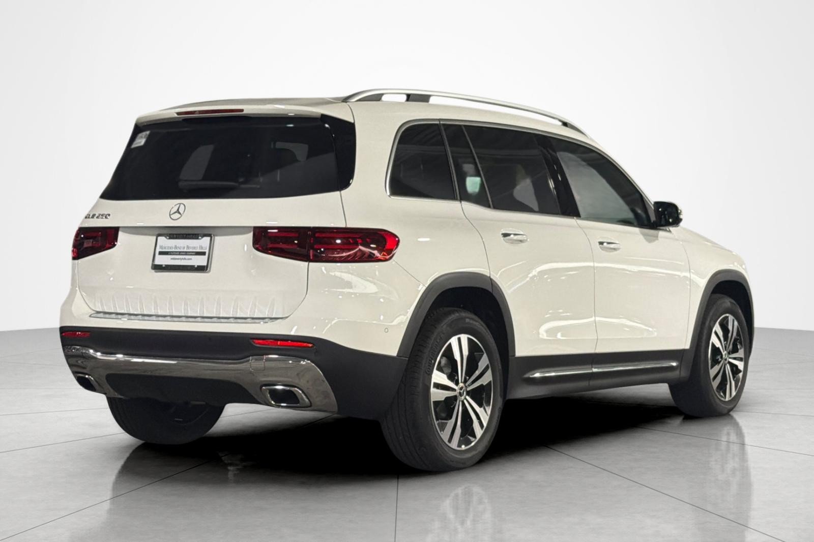 New 2026 Mercedes-Benz GLB 250 image 5