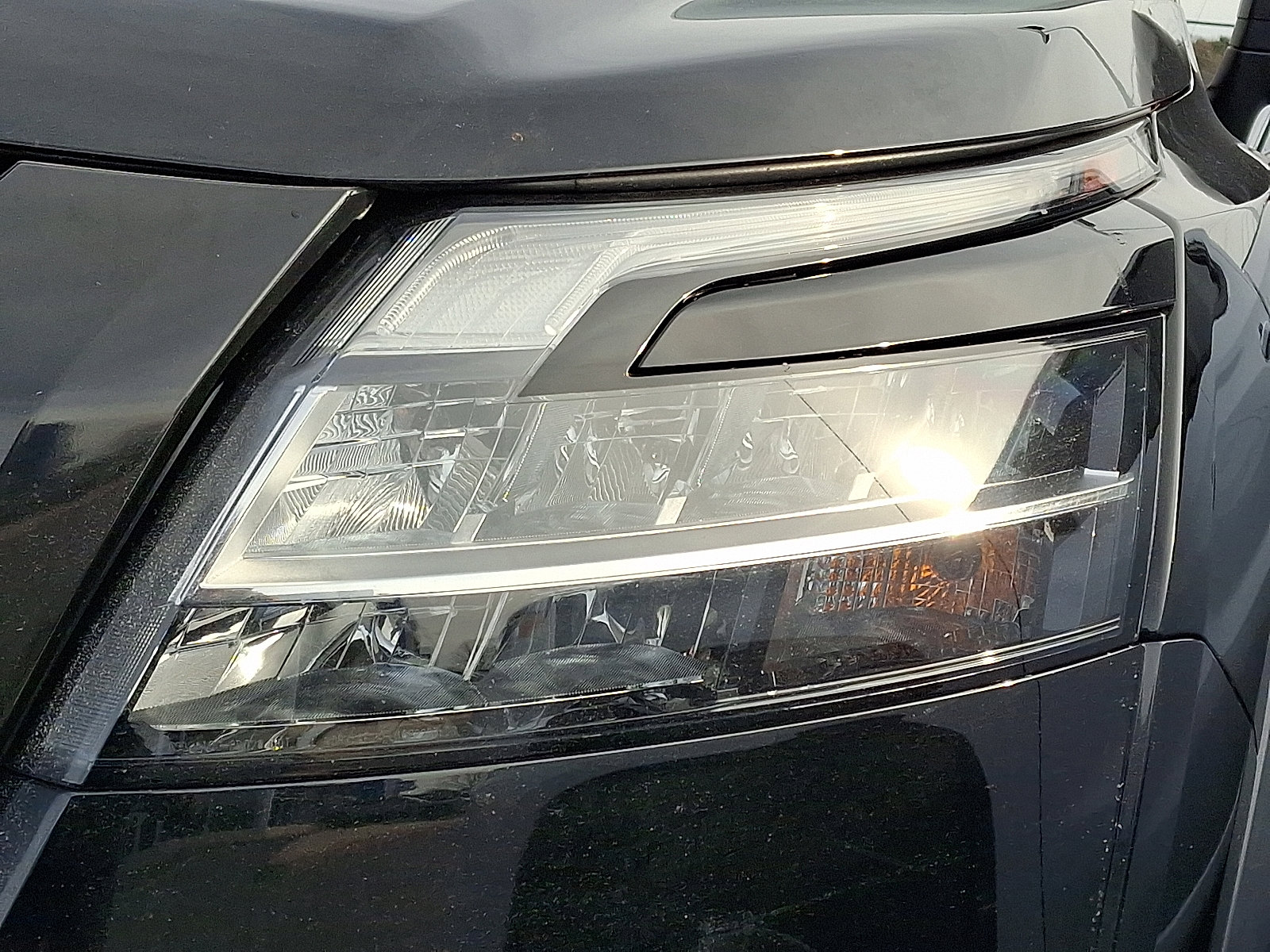 Used 2022 Nissan Pathfinder S image 7