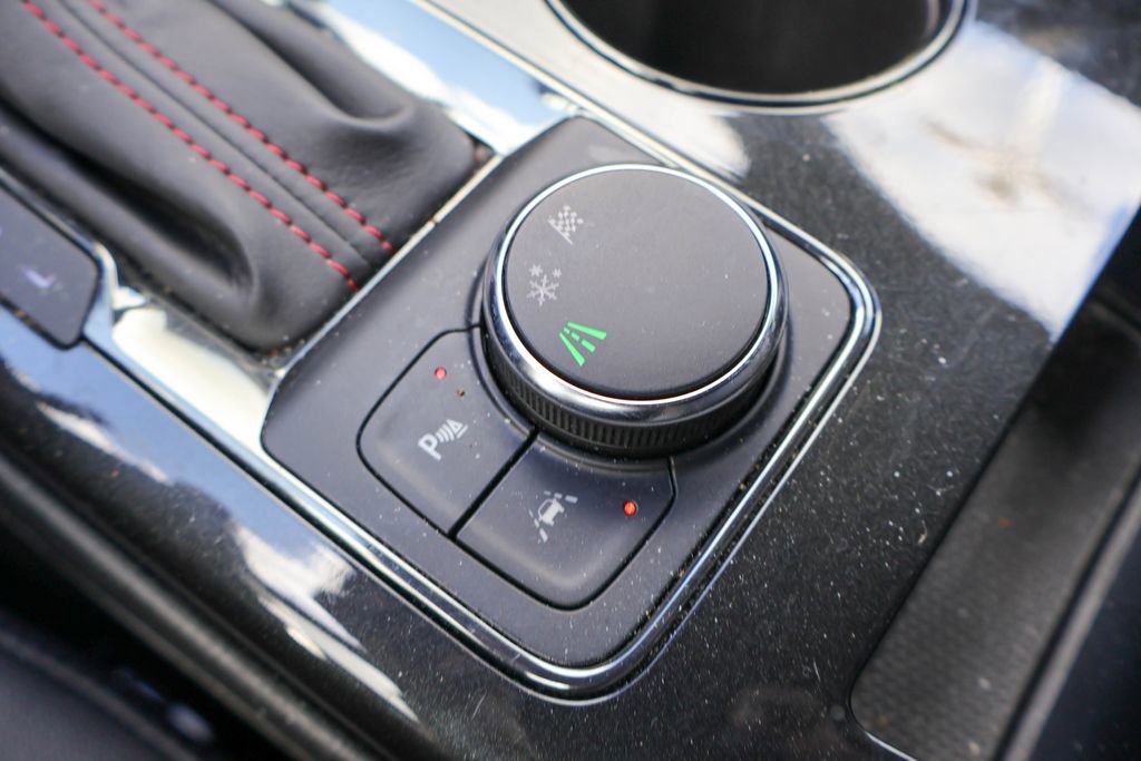 Used 2025 Chevrolet Blazer RS FWD image 16