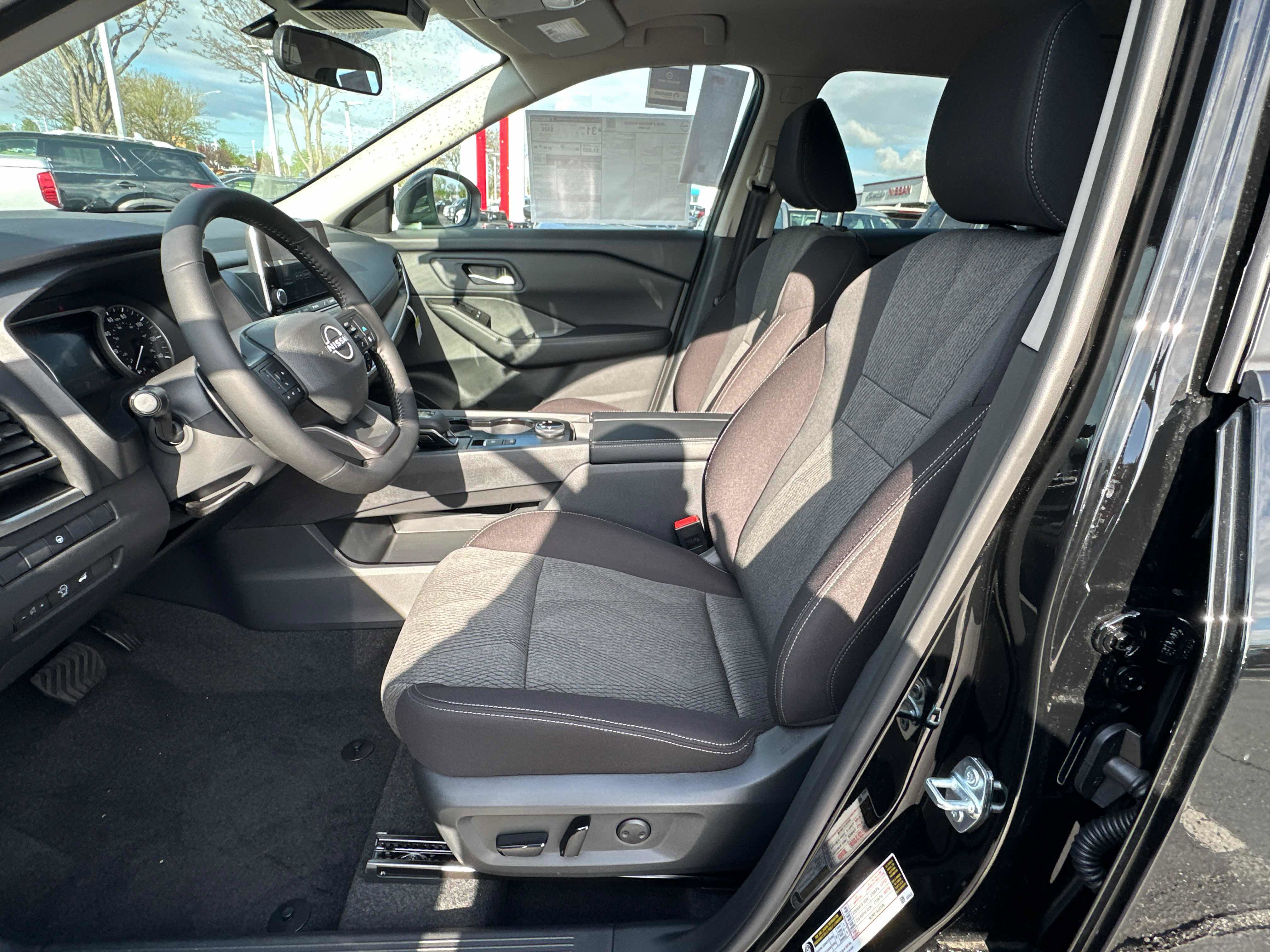 New 2026 Nissan Rogue SV w/ Cold Weather Package AWD/4WD image 23