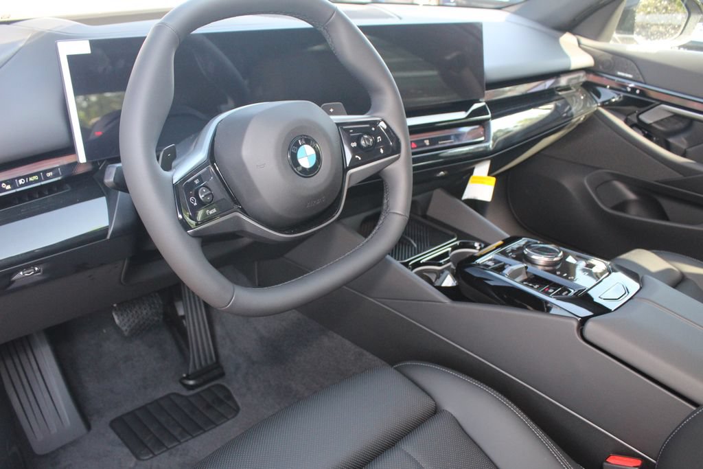 New 2027 BMW 530i xDrive w/ Premium Package AWD/4WD image 13