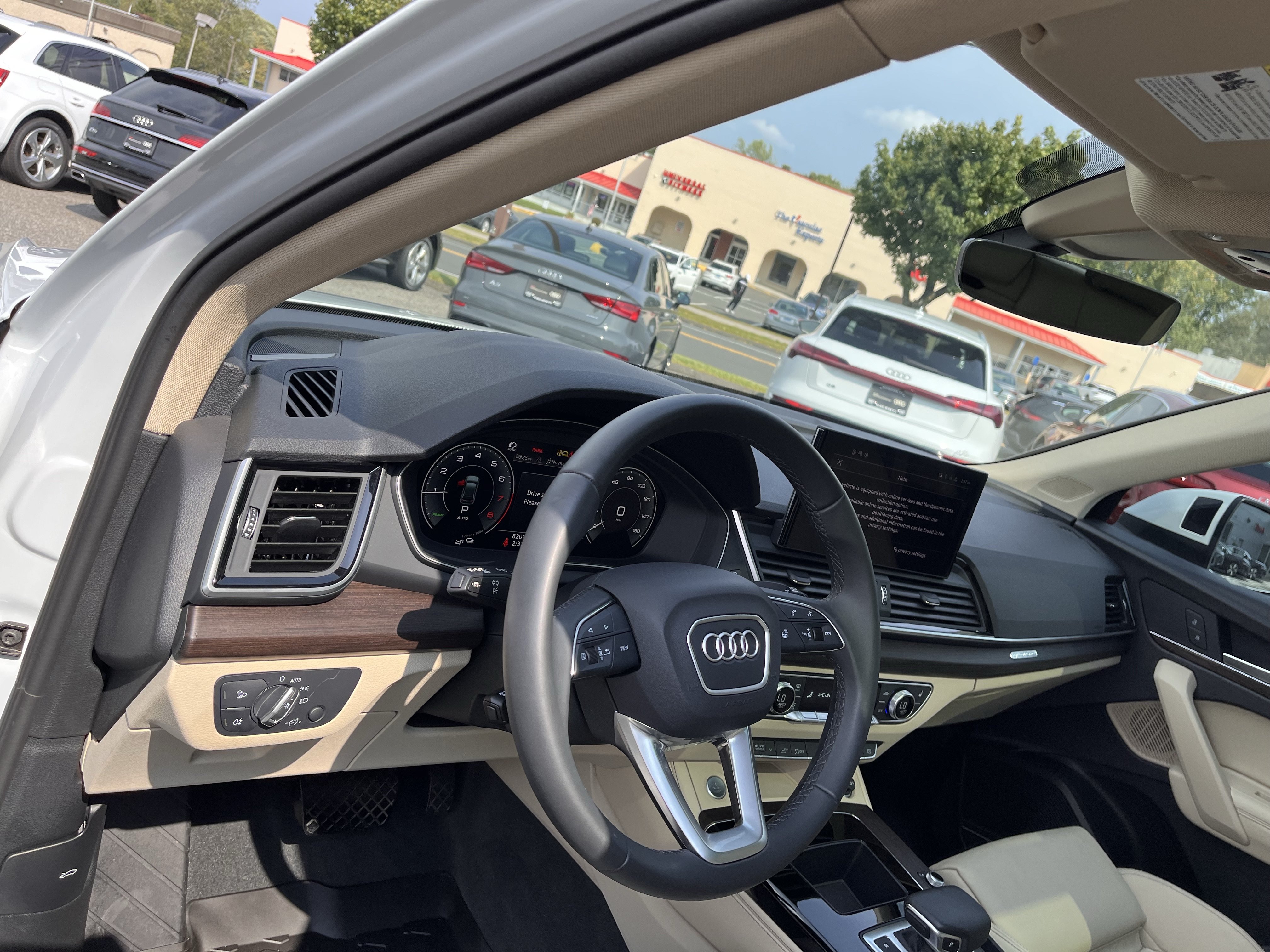 Certified 2025 Audi Q5 e Premium Plus w/ Premium Plus Package AWD/4WD image 6