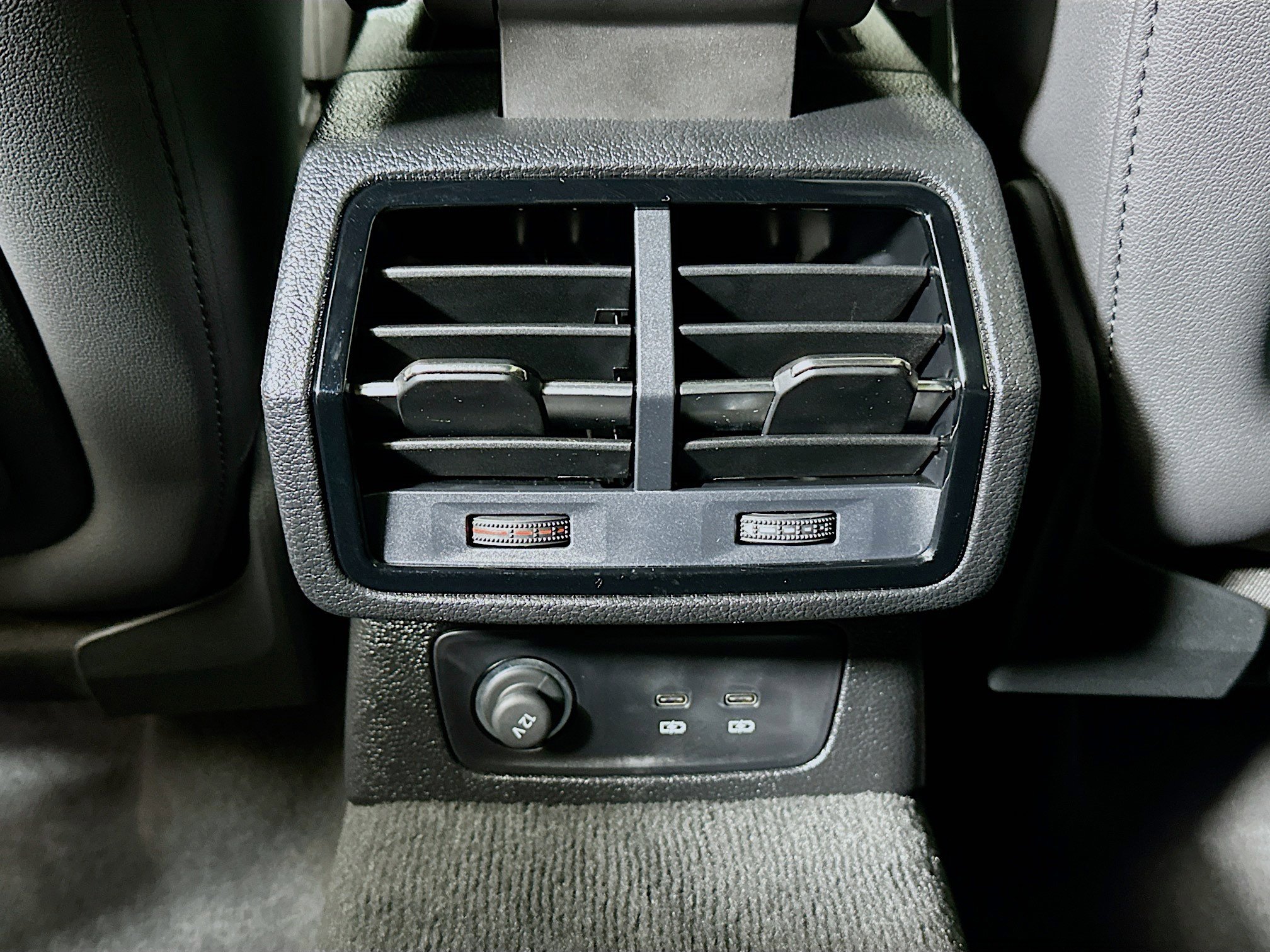 New 2025 Audi Q3 2.0T Premium image 25